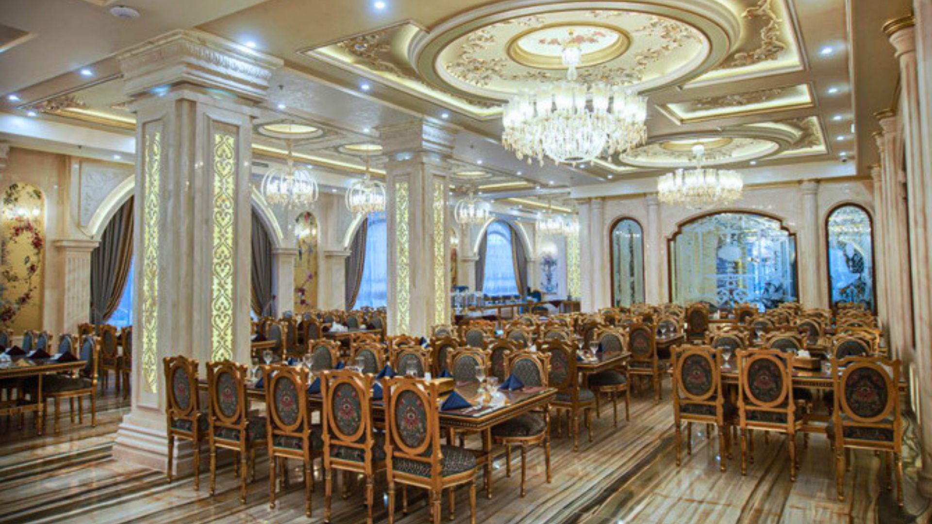 تالار نگین